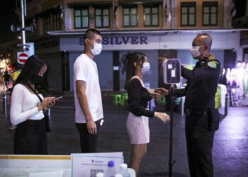 Bangkok shuts down venues as virus spreads