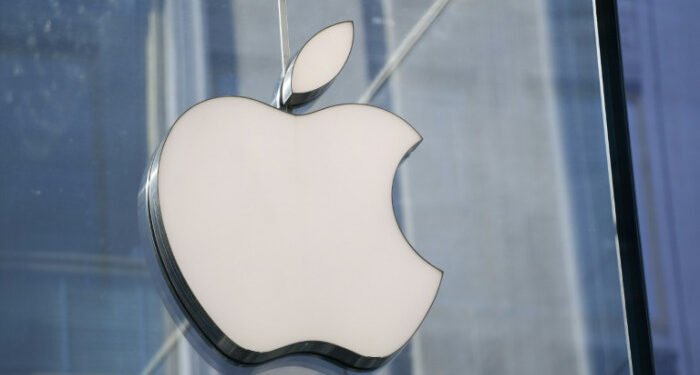 Apple ties exec bonuses to social, environmental values