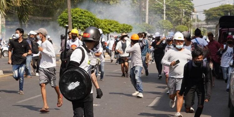 Myanmar coup latest: Protestors fatally shot as troops use live ammunition