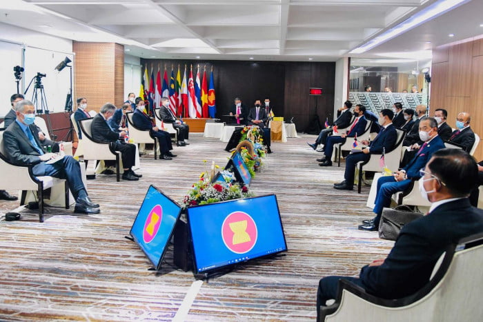 Asean leaders make headway on Myanmar