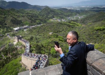 China sees domestic tourism boom as Covid-19 fears ease