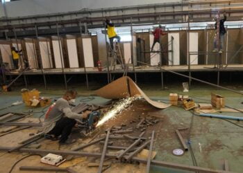 Thailand builds another field hospital for virus-hit Bangkok | Business