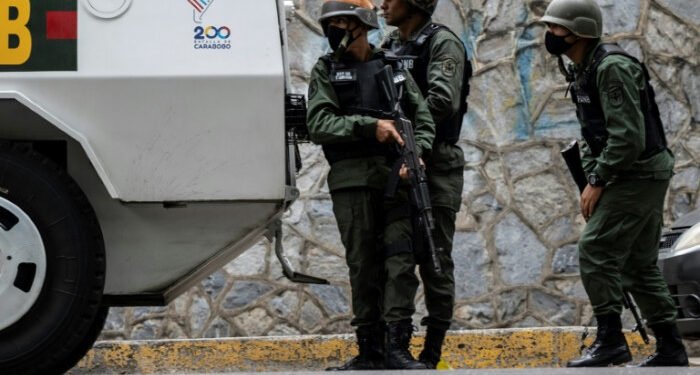 Life in the crossfire of Venezuela’s slums