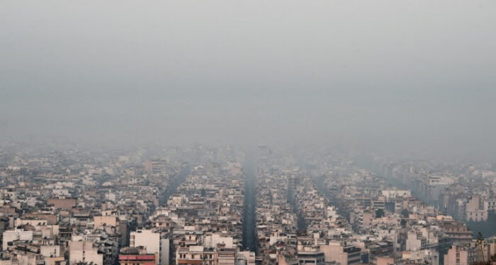 Funding needed to tackle life-shortening air pollution: report