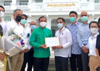 Tourism figures praise keeping Phuket Sandbox open
