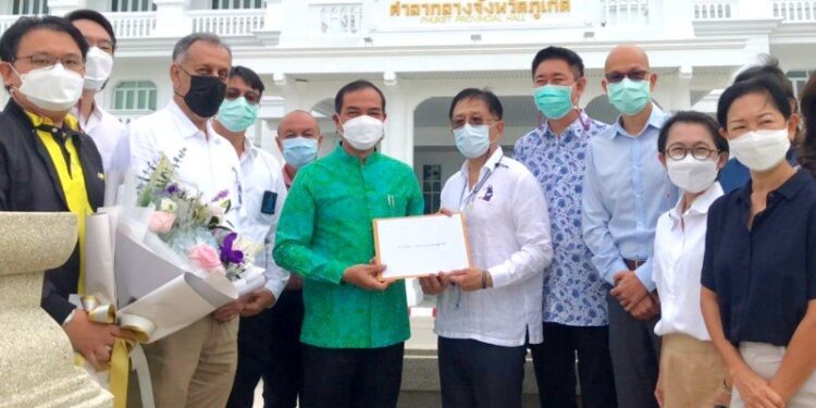 Tourism figures praise keeping Phuket Sandbox open