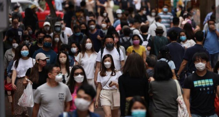 Business booms for Hong Kong restaurants and shopping malls over Easter break