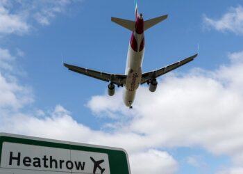 Heathrow Airport: Where to park, cheapest parking and how much it costs
