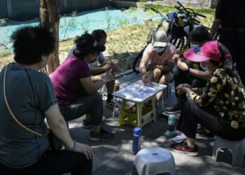 the Beijingers skirting Covid rules