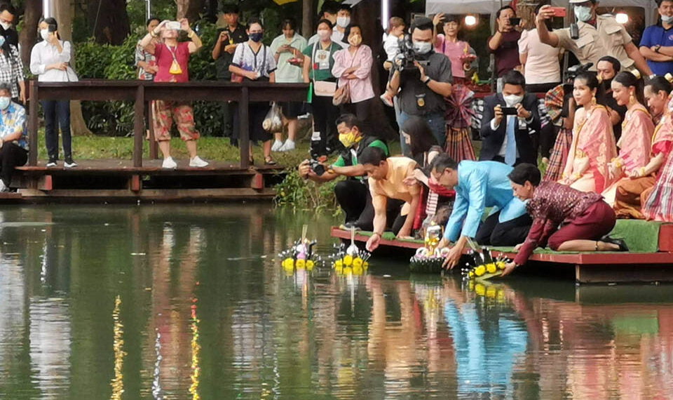 Bangkok organizes festivities under traditional theme in Phayathai