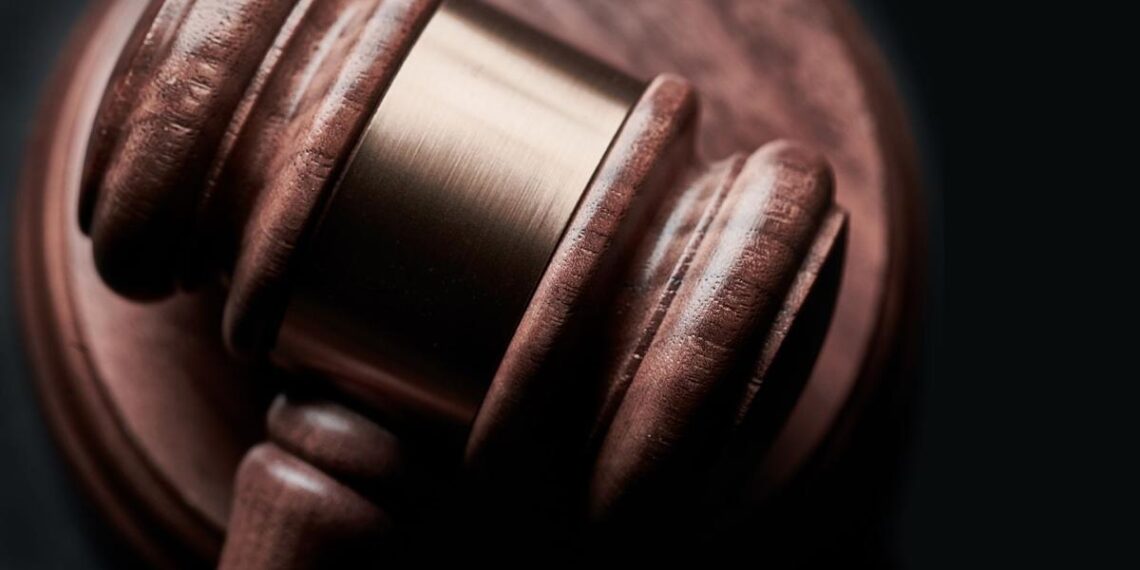 Illinois man and Indiana bank teller team up to steal $190,000, prosecutors say