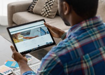 Canadian Cities With The Most Competitive Job Markets Have Been Revealed & It’s Tough Out There