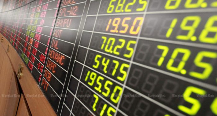 Political waiting game dominates agenda